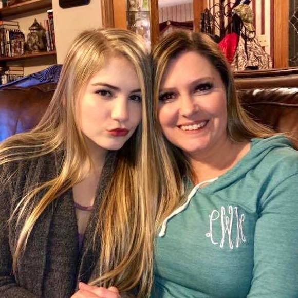 Meet your Posher, Lisa - Picture 1 of 1